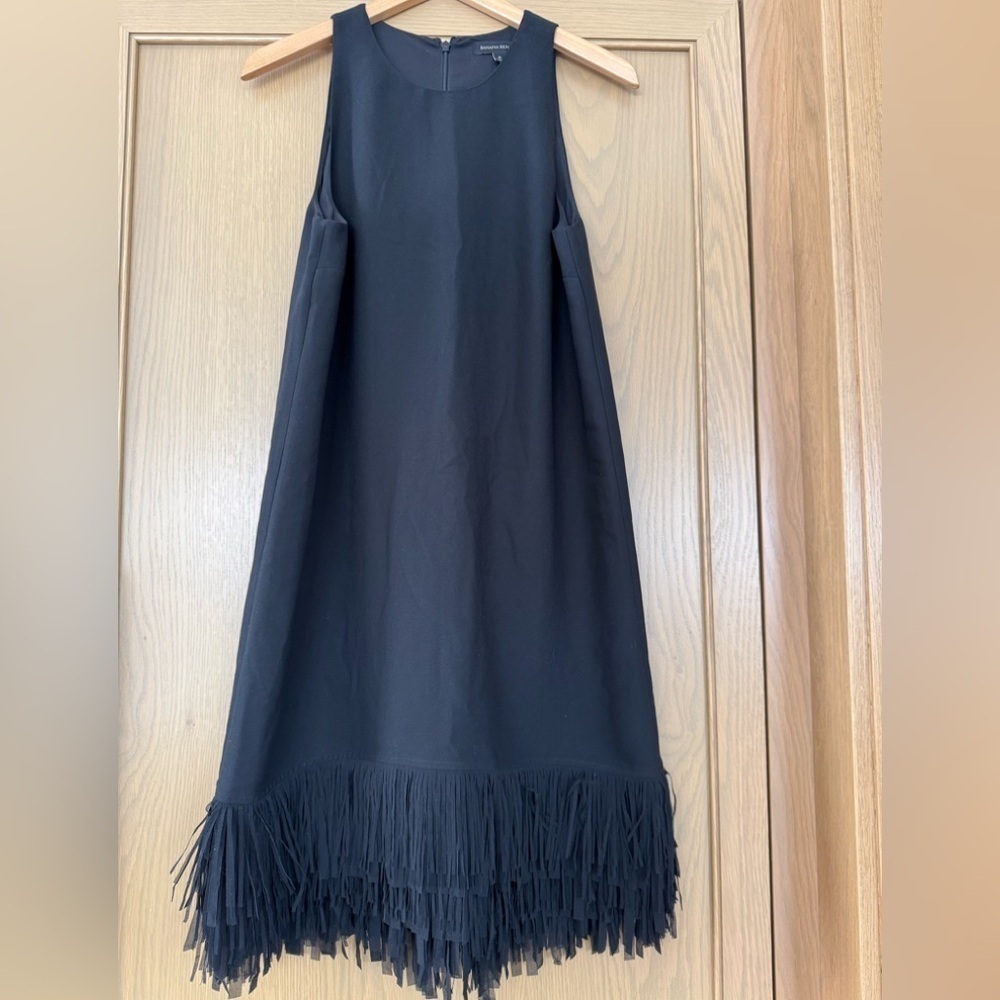 Banana Republic Sleeveless Pleated Back Black Dress Fringe Hemline / 8 - Picture 12 of 12